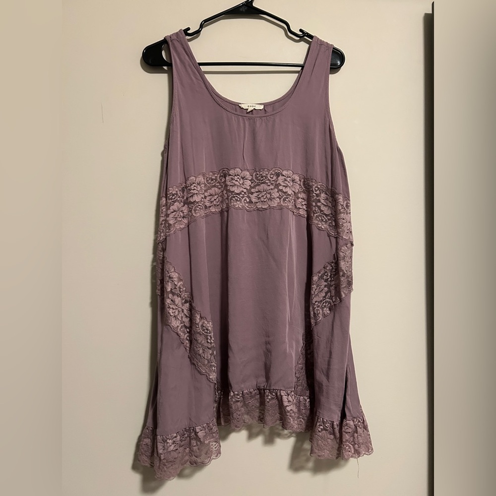 easel Dusty Mauve Lace-Trim Sleeveless Tunic - medium - boho flowy lace